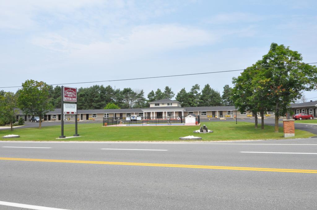 Colonial House Motor Inn Perth Exterior photo